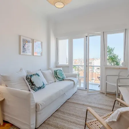 Renovated Sunny With Amazing Sunset Balcony , By Timecooler Lisbon