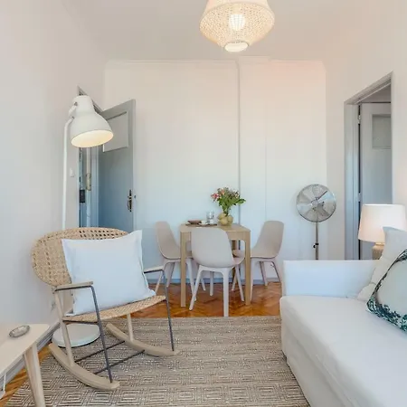 Renovated Sunny With Amazing Sunset Balcony , By Timecooler Apartment