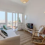 Apartamento Renovated Sunny With Amazing Sunset Balcony , By Timecooler